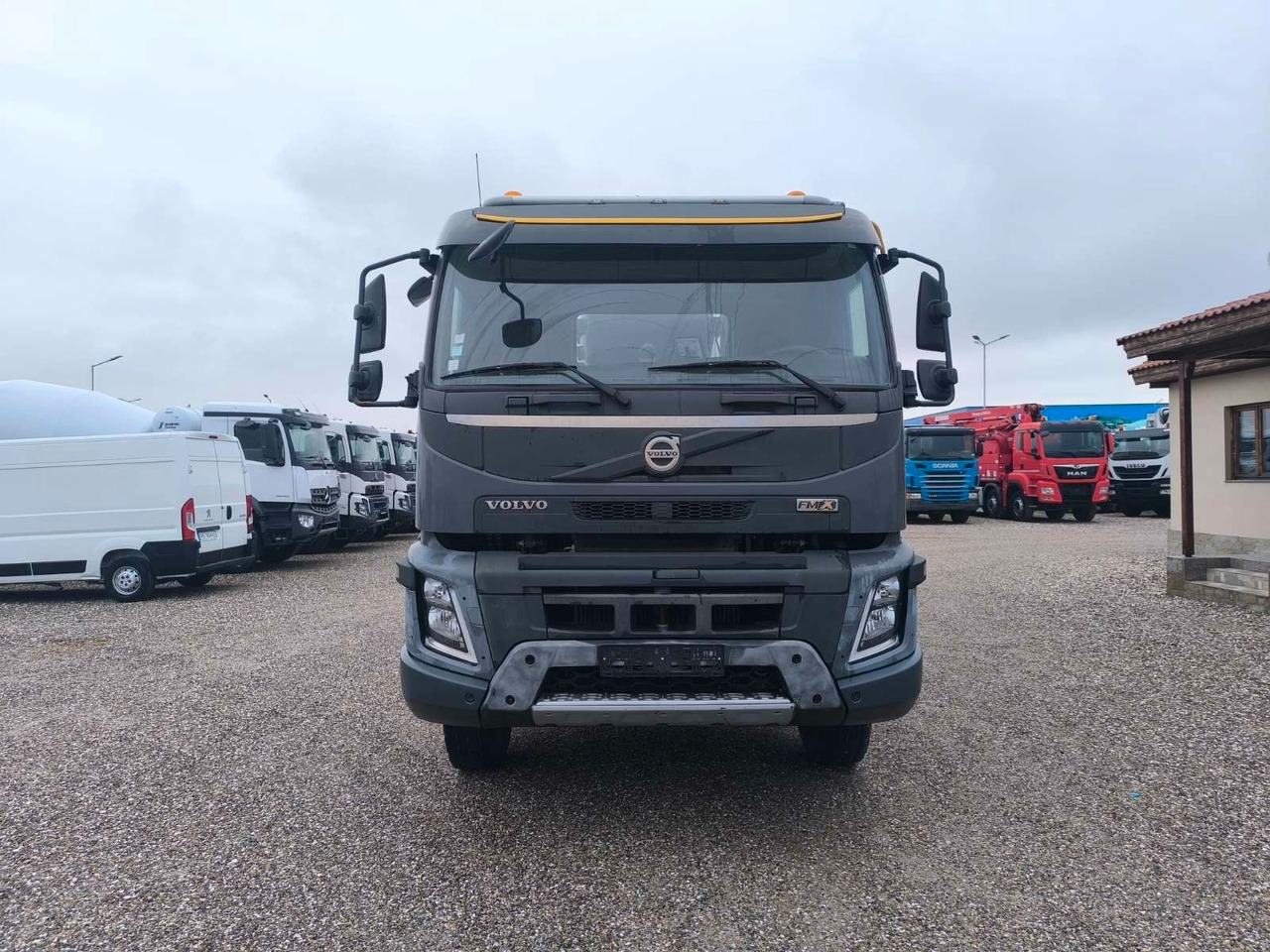 Volvo FMX 410 LIEBHERR 9M3 EURO6 - Betonvedējs: foto 2 Volvo FMX 410 LIEBHERR 9M3 EURO6 - Betonvedējs: foto 2