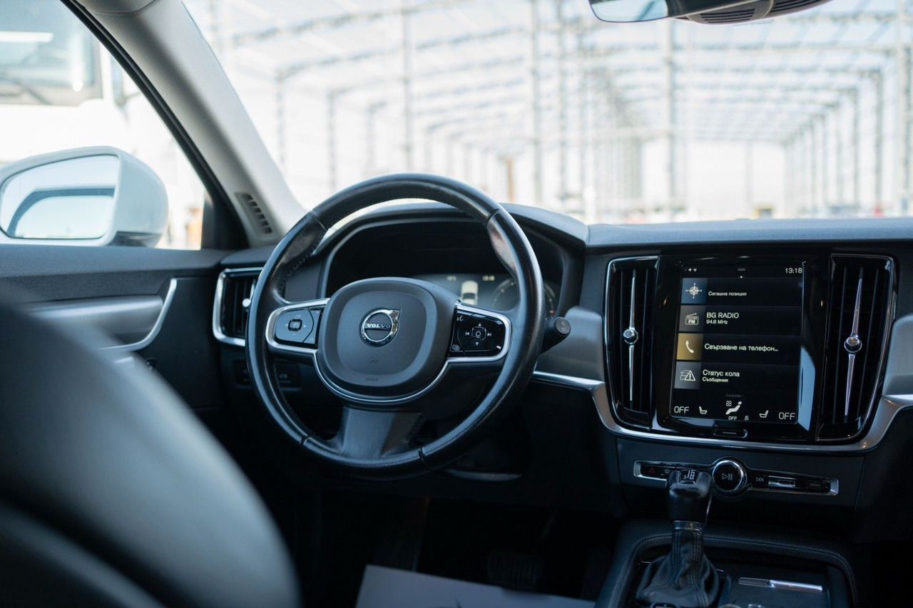 Vieglā automašīna Volvo V90 D4 Momentum 2.0D: foto 10