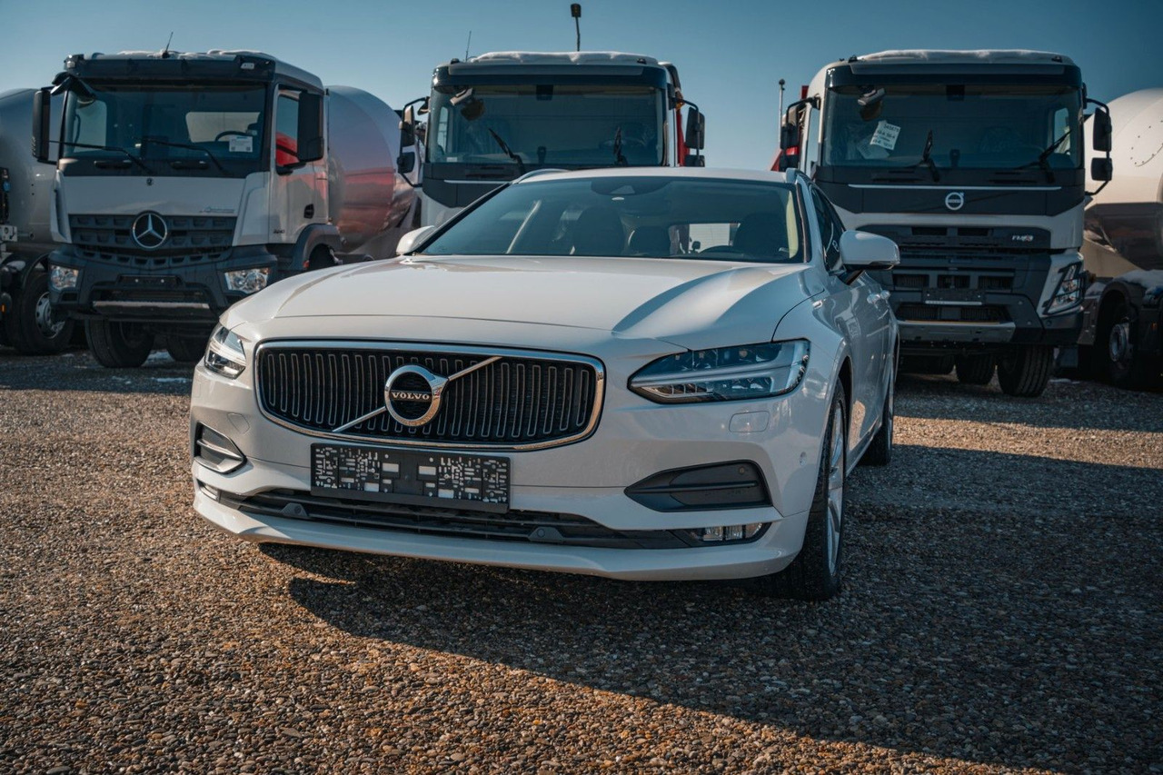 Volvo V90 D4 Momentum 2.0D - Vieglā automašīna: foto 2 Volvo V90 D4 Momentum 2.0D - Vieglā automašīna: foto 2