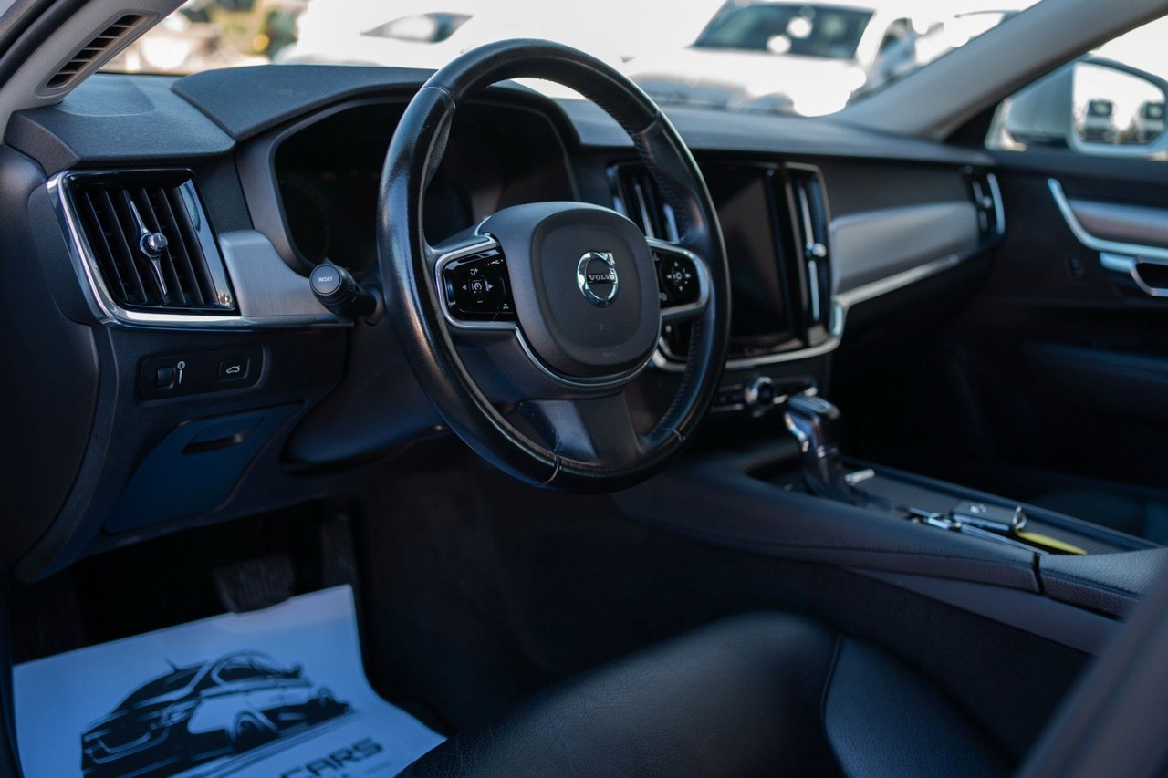 Vieglā automašīna Volvo V90 D4 Momentum 2.0D: foto 9