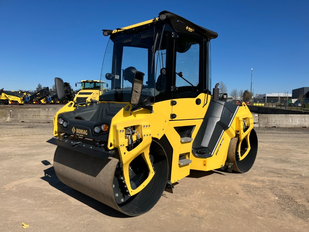 BOMAG DE BW 151 AD-50 Stage IIIa/Tier 4i - Ceļu veltnis: foto 1 BOMAG DE BW 151 AD-50 Stage IIIa/Tier 4i - Ceļu veltnis: foto 1