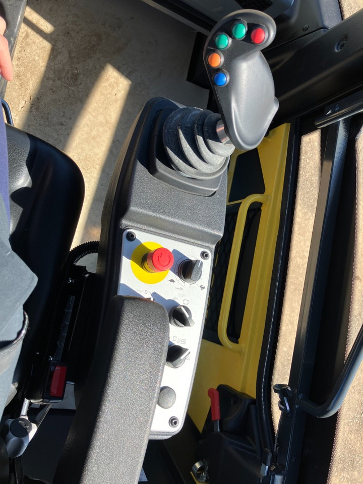 Ceļu veltnis BOMAG DE BW 151 AD-50  Stage IIIa/Tier 4i: foto 13