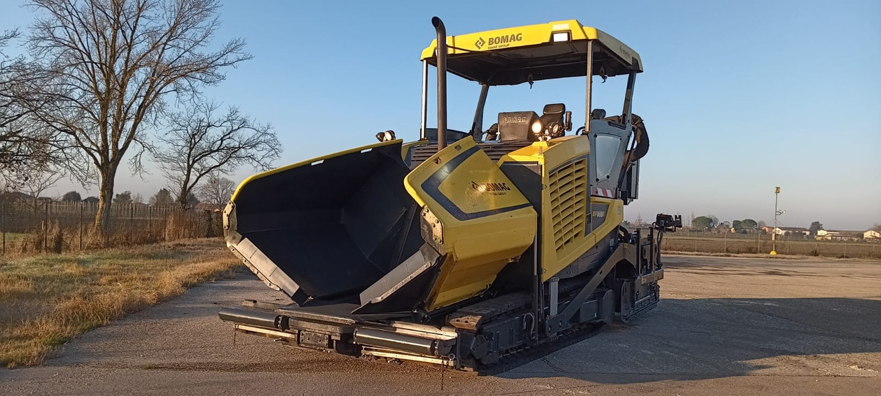 BOMAG IT BF 700 C-2 S500 Stage IV/Tier 4f - Asfalta klājējs: foto 1 BOMAG IT BF 700 C-2 S500 Stage IV/Tier 4f - Asfalta klājējs: foto 1