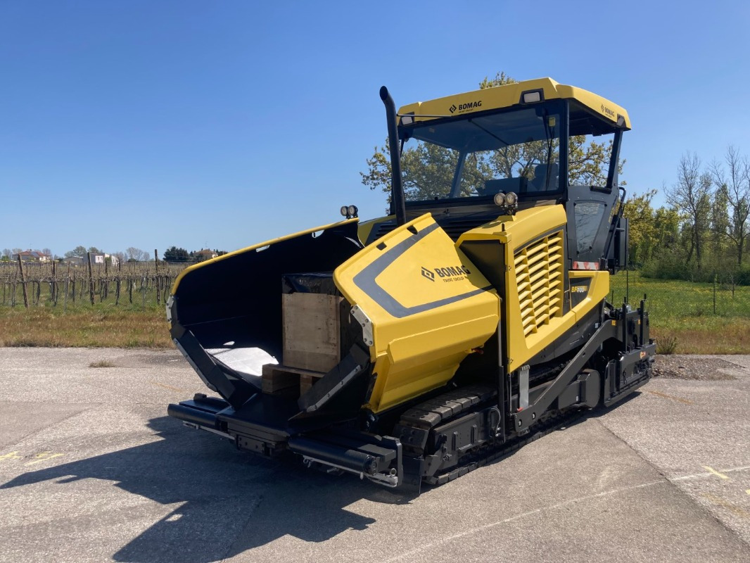 BOMAG IT BF 700 C-2 S500 Stage IV/Tier 4f - Asfalta klājējs: foto 1 BOMAG IT BF 700 C-2 S500 Stage IV/Tier 4f - Asfalta klājējs: foto 1