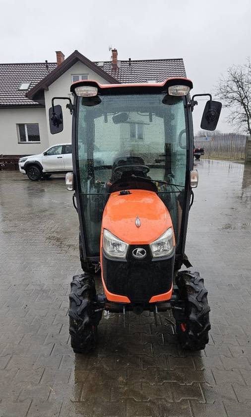 Ciągnik Kubota B2650 4x4 klima 26 KM hydrostat - Traktors: foto 3 Ciągnik Kubota B2650 4x4 klima 26 KM hydrostat - Traktors: foto 3