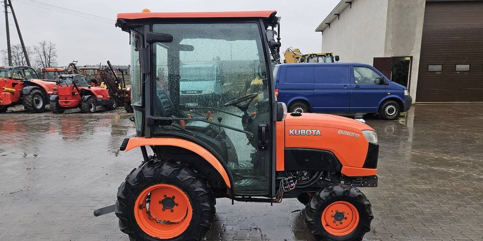 Ciągnik Kubota B2650 4x4 klima 26 KM hydrostat - Traktors: foto 5 Ciągnik Kubota B2650 4x4 klima 26 KM hydrostat - Traktors: foto 5
