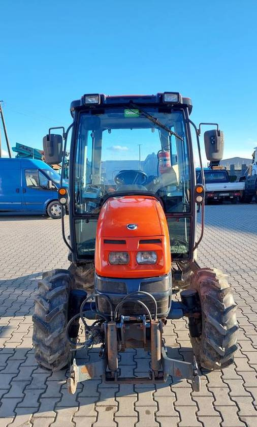 Kioti EX50 HST 50KM klimatyzacja przedni TUZ - Traktors: foto 3 Kioti EX50 HST 50KM klimatyzacja przedni TUZ - Traktors: foto 3