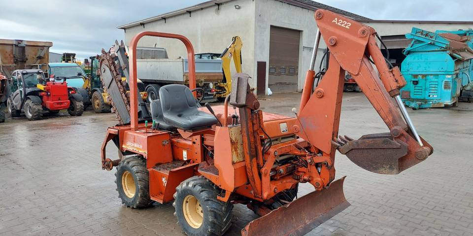 Koparka łańcuchowa Ditch Witch 3500DD - Tranšeju racējs: foto 3 Koparka łańcuchowa Ditch Witch 3500DD - Tranšeju racējs: foto 3