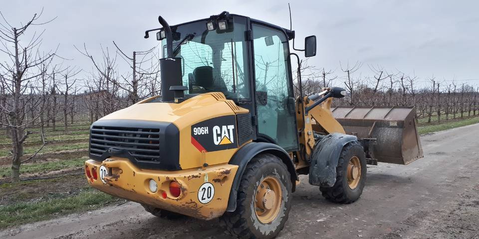 Ładowarka Caterpillar 906H widły + łyżka - Riteņu iekrāvējs: foto 4 Ładowarka Caterpillar 906H widły + łyżka - Riteņu iekrāvējs: foto 4
