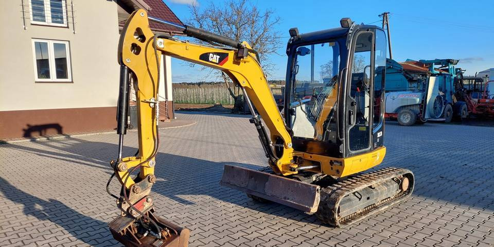 Minikoparka Caterpillar CAT 302.7D CR - Kāpurķēžu ekskavators: foto 2 Minikoparka Caterpillar CAT 302.7D CR - Kāpurķēžu ekskavators: foto 2