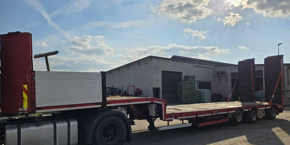 Naczepa niskopodwozie Bodex KIS3J DMC 47 ton - Puspiekabe zema profila platforma: foto 3 Naczepa niskopodwozie Bodex KIS3J DMC 47 ton - Puspiekabe zema profila platforma: foto 3