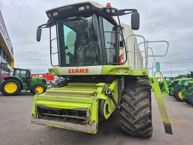 Claas Lexion 560 V750 - Labības kombains: foto 2 Claas Lexion 560 V750 - Labības kombains: foto 2