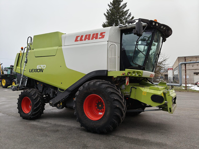 Claas Lexion 670 - Labības kombains: foto 1 Claas Lexion 670 - Labības kombains: foto 1