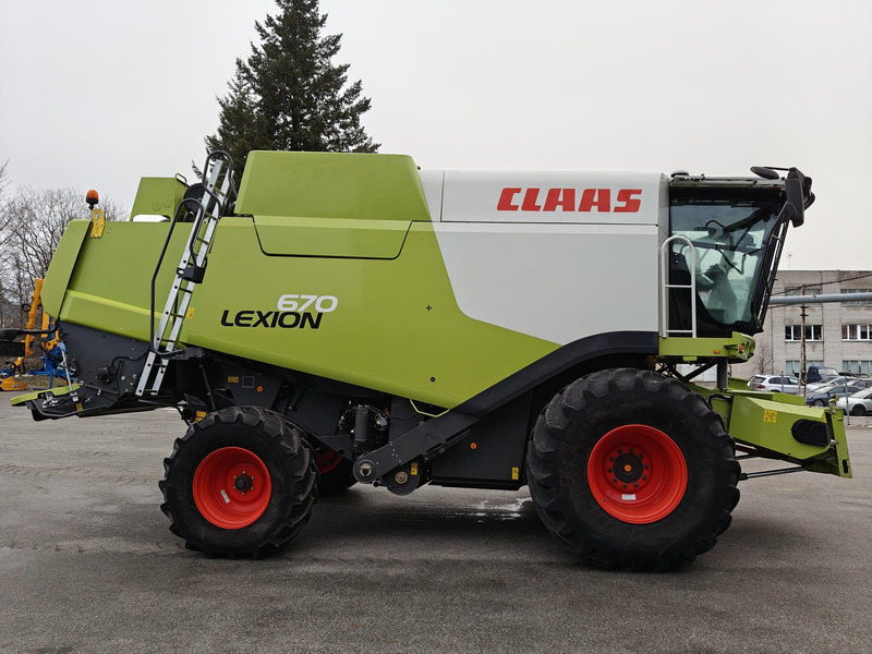 Claas Lexion 670 - Labības kombains: foto 3 Claas Lexion 670 - Labības kombains: foto 3