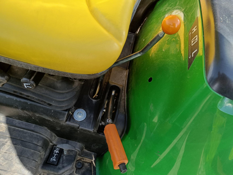 Traktors John Deere 3038E Vahva Jussi 400: foto 11