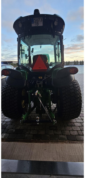 John Deere 4052R - Traktors: foto 5 John Deere 4052R - Traktors: foto 5