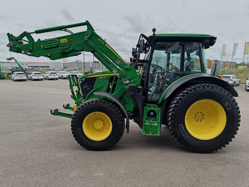 John Deere 6115 RC - Traktors: foto 4 John Deere 6115 RC - Traktors: foto 4