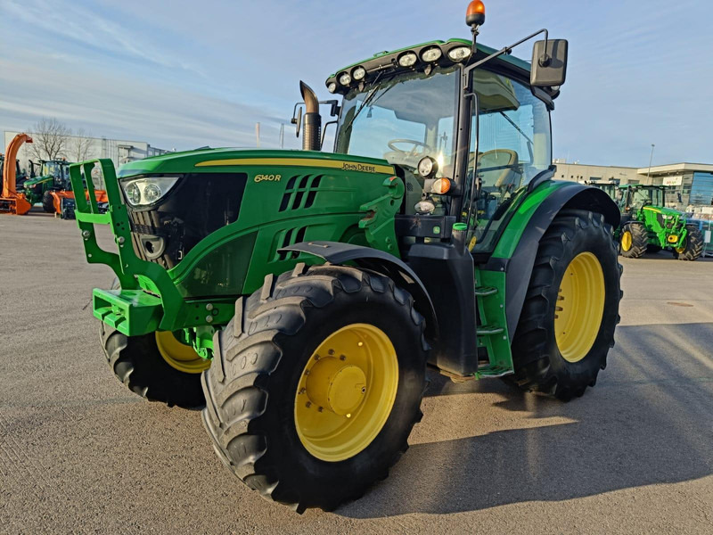 John Deere 6140R - Traktors: foto 3 John Deere 6140R - Traktors: foto 3