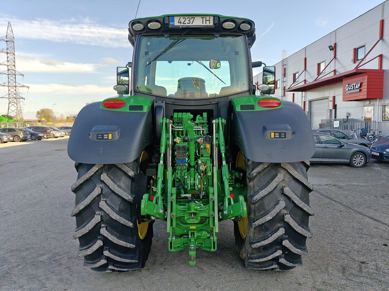 John Deere 6215R Autopowr - Traktors: foto 4 John Deere 6215R Autopowr - Traktors: foto 4