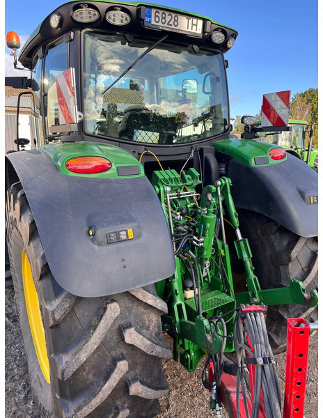 John Deere 6215R Autopowr - Traktors: foto 4 John Deere 6215R Autopowr - Traktors: foto 4