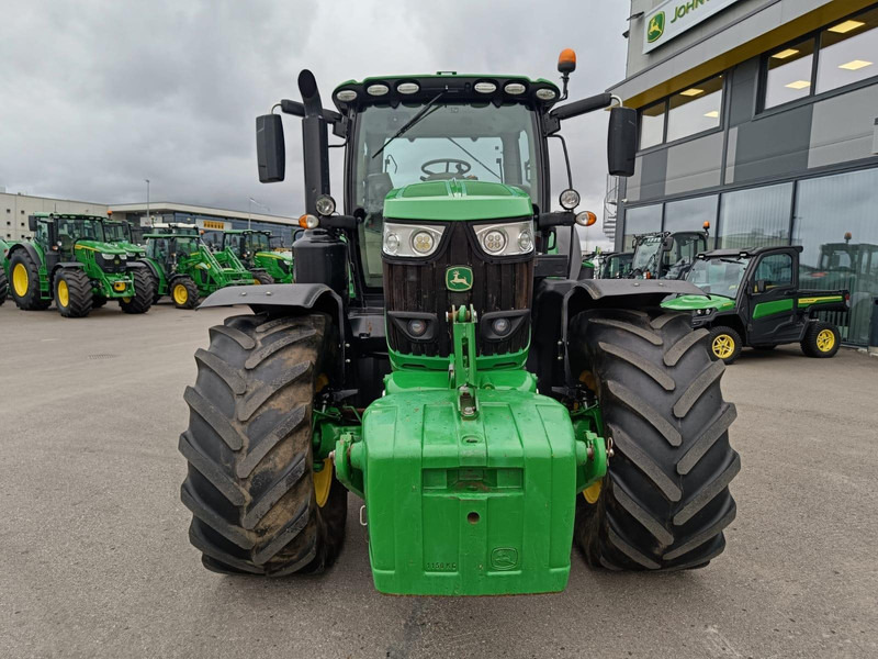 John Deere 6215R - Traktors: foto 2 John Deere 6215R - Traktors: foto 2