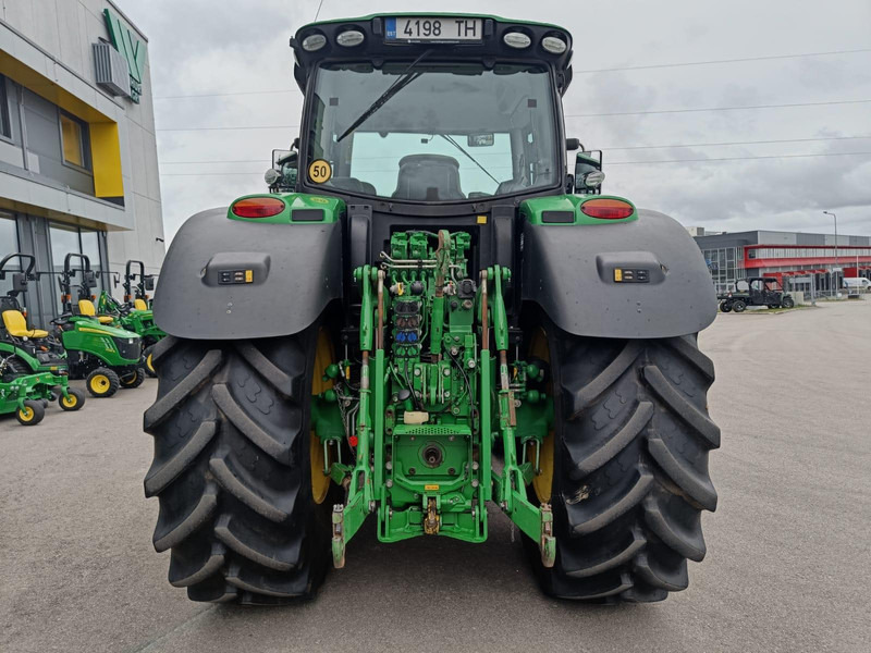 John Deere 6215R - Traktors: foto 4 John Deere 6215R - Traktors: foto 4