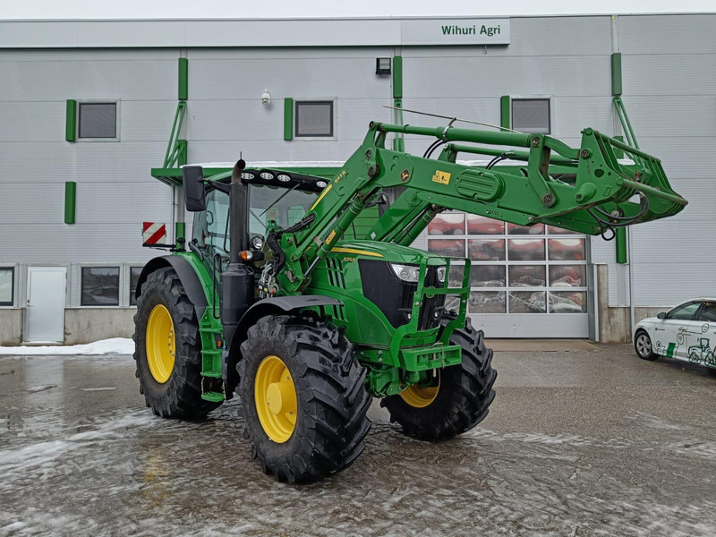 John Deere 6215R - Traktors: foto 1 John Deere 6215R - Traktors: foto 1