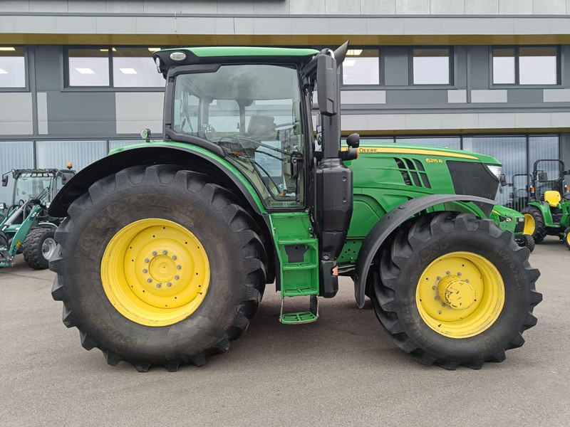 John Deere 6215R - Traktors: foto 2 John Deere 6215R - Traktors: foto 2