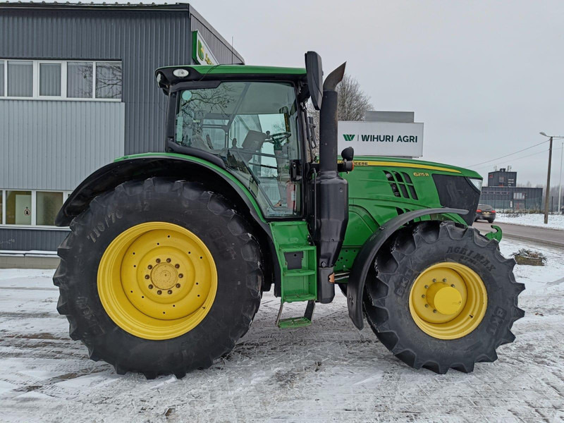 John Deere 6215R - Traktors: foto 2 John Deere 6215R - Traktors: foto 2