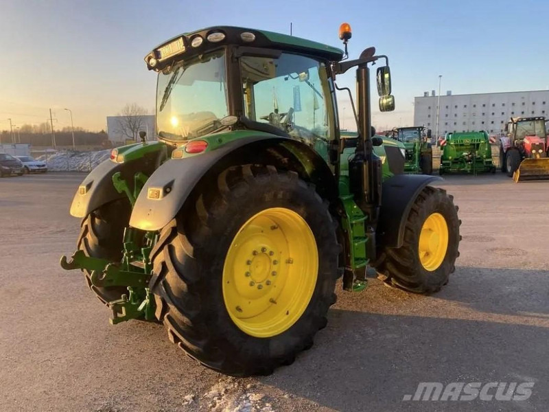 John Deere 6215R - Traktors: foto 3 John Deere 6215R - Traktors: foto 3
