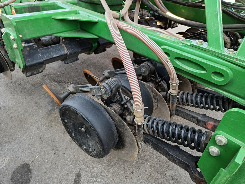 Precīzās izsējas sējmašīna pārvadāšana ēdiena John Deere 750 A: foto 9