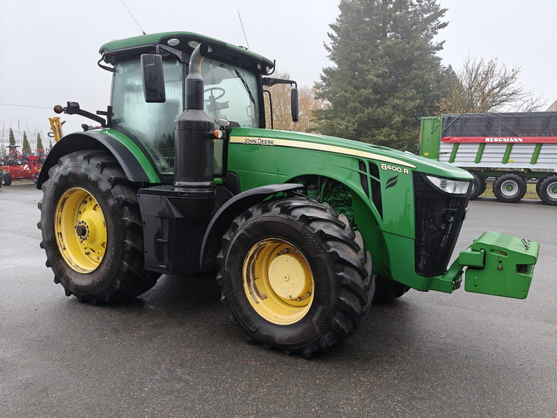 John Deere 8400R - Traktors: foto 1 John Deere 8400R - Traktors: foto 1