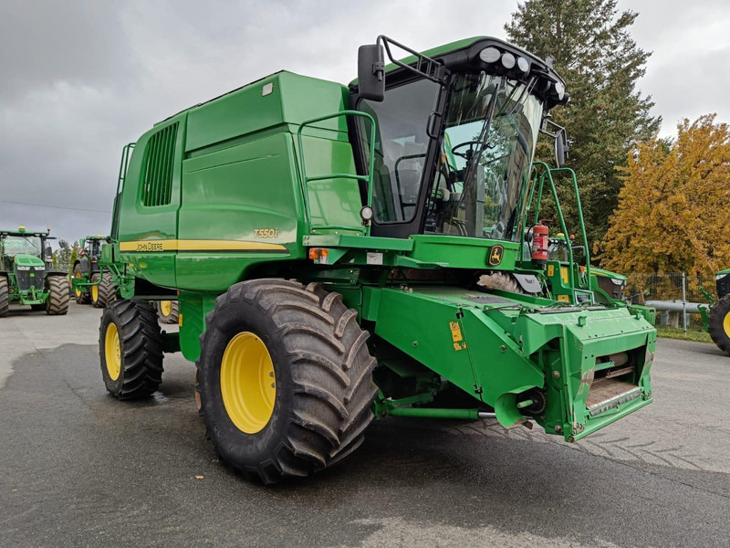 John Deere T550 - Labības kombains: foto 1 John Deere T550 - Labības kombains: foto 1