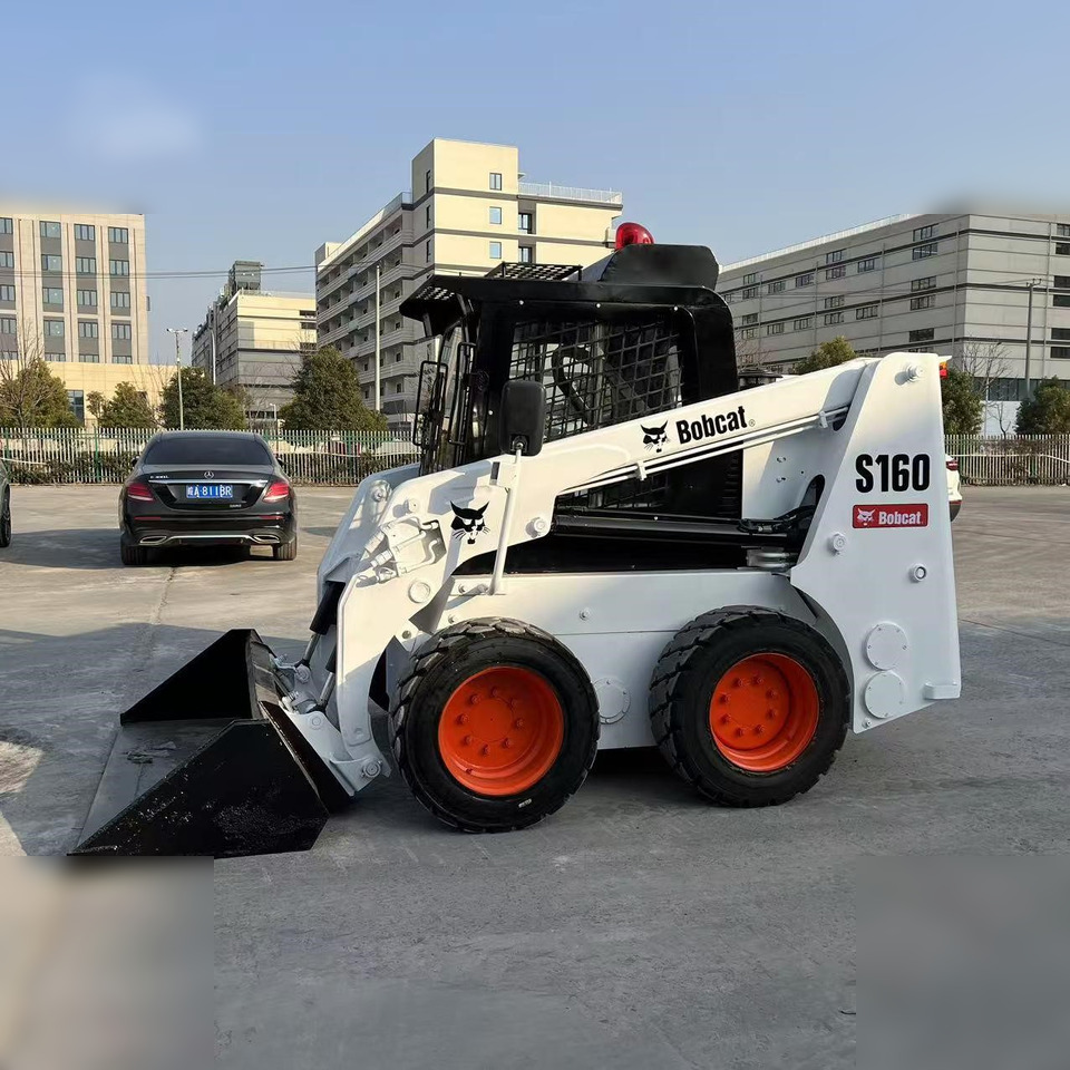 BOBCAT S160 - Kompaktiekrāvējs: foto 1 BOBCAT S160 - Kompaktiekrāvējs: foto 1
