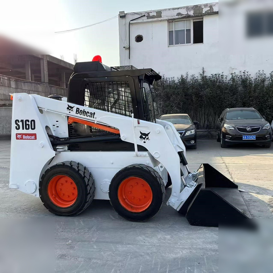 BOBCAT S160 - Kompaktiekrāvējs: foto 2 BOBCAT S160 - Kompaktiekrāvējs: foto 2
