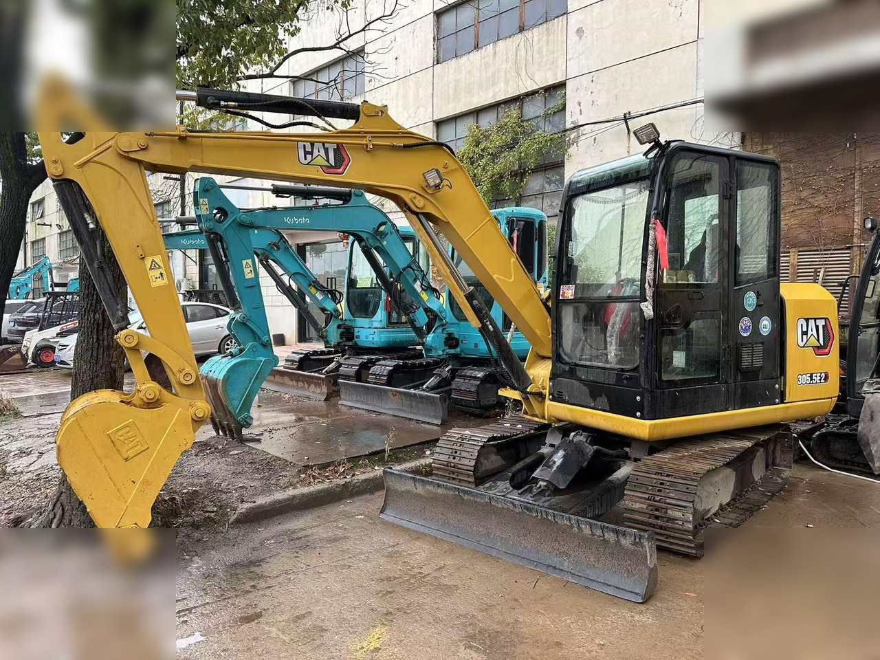 CATERPILLAR 305.5E2 - Mini-ekskavators: foto 2 CATERPILLAR 305.5E2 - Mini-ekskavators: foto 2