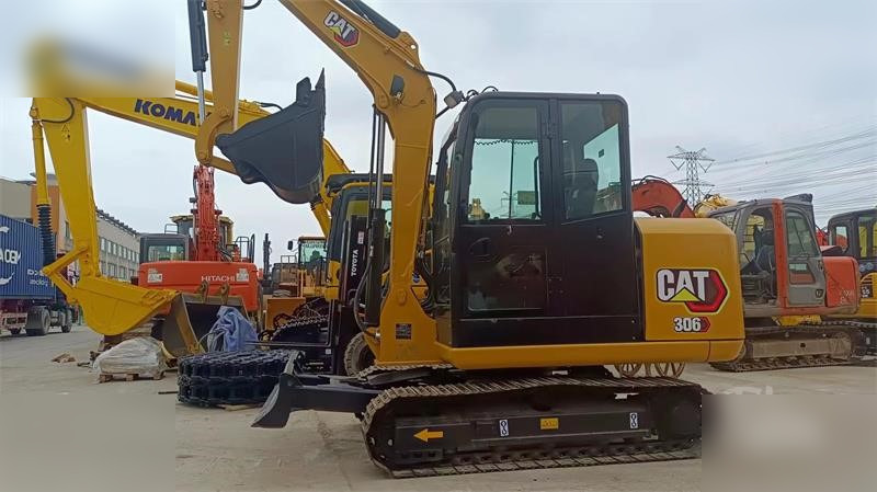 CATERPILLAR 306 - Kāpurķēžu ekskavators: foto 1 CATERPILLAR 306 - Kāpurķēžu ekskavators: foto 1