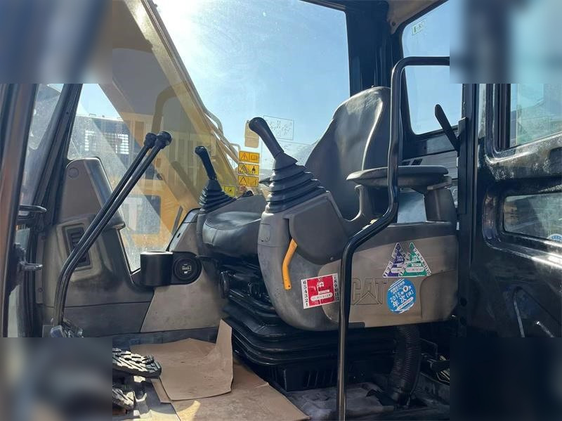 Kāpurķēžu ekskavators CATERPILLAR 307D: foto 8