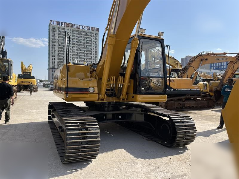CATERPILLAR 320BL - Kāpurķēžu ekskavators: foto 3 CATERPILLAR 320BL - Kāpurķēžu ekskavators: foto 3