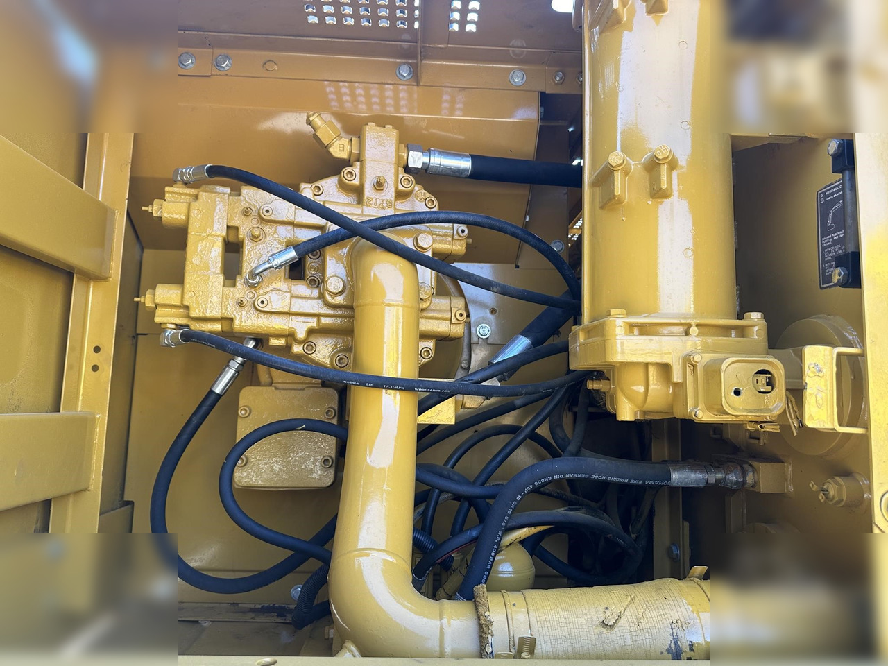 Kāpurķēžu ekskavators CATERPILLAR 320BL: foto 6