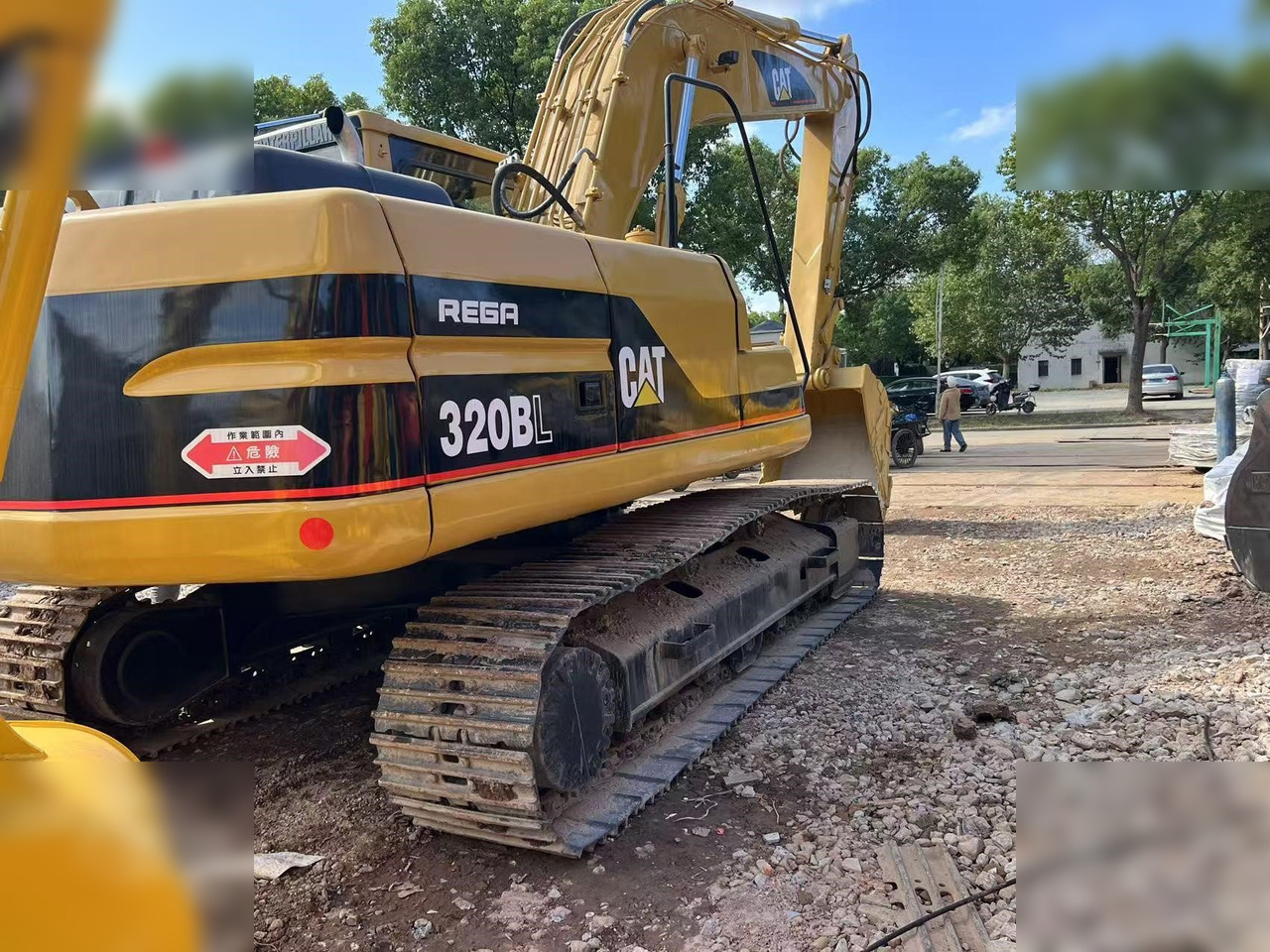 CATERPILLAR 320BL - Kāpurķēžu ekskavators: foto 3 CATERPILLAR 320BL - Kāpurķēžu ekskavators: foto 3