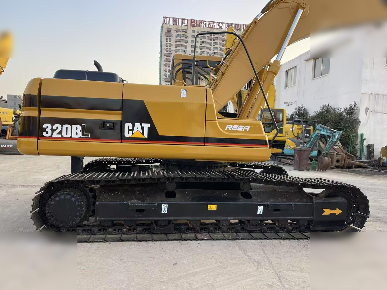 CATERPILLAR 320BL - Kāpurķēžu ekskavators: foto 5 CATERPILLAR 320BL - Kāpurķēžu ekskavators: foto 5