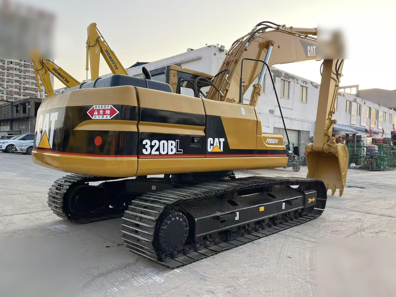 CATERPILLAR 320BL - Kāpurķēžu ekskavators: foto 2 CATERPILLAR 320BL - Kāpurķēžu ekskavators: foto 2