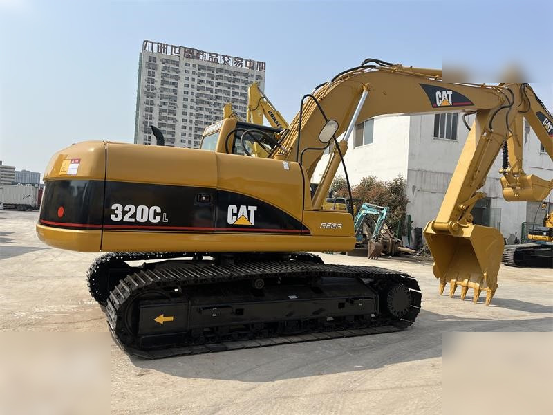 CATERPILLAR 320C - Kāpurķēžu ekskavators: foto 1 CATERPILLAR 320C - Kāpurķēžu ekskavators: foto 1