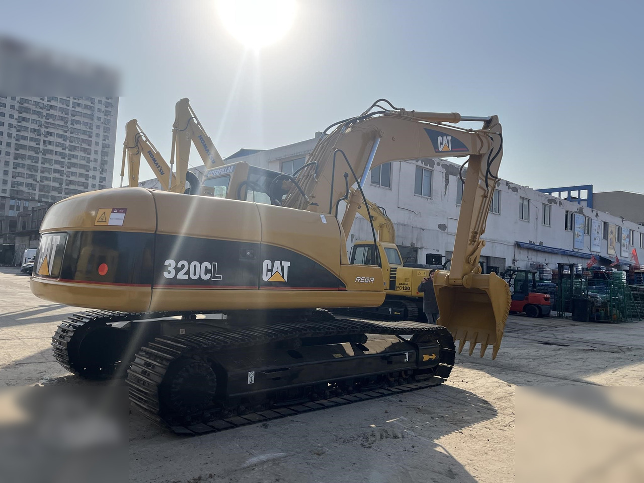 CATERPILLAR 320CL - Kāpurķēžu ekskavators: foto 3 CATERPILLAR 320CL - Kāpurķēžu ekskavators: foto 3