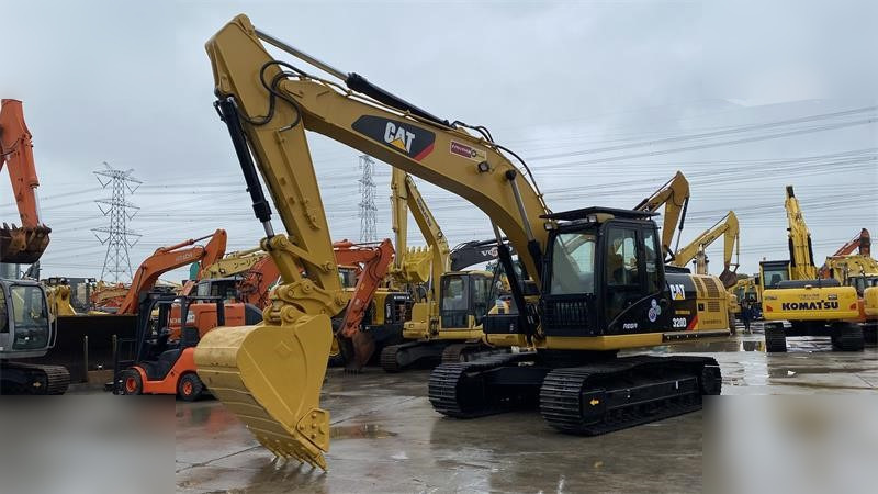 CATERPILLAR 320D - Kāpurķēžu ekskavators: foto 4 CATERPILLAR 320D - Kāpurķēžu ekskavators: foto 4