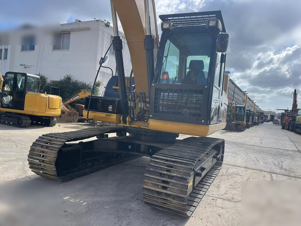 CATERPILLAR 320D - Kāpurķēžu ekskavators: foto 3 CATERPILLAR 320D - Kāpurķēžu ekskavators: foto 3