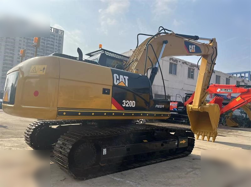 CATERPILLAR 320D - Kāpurķēžu ekskavators: foto 2 CATERPILLAR 320D - Kāpurķēžu ekskavators: foto 2
