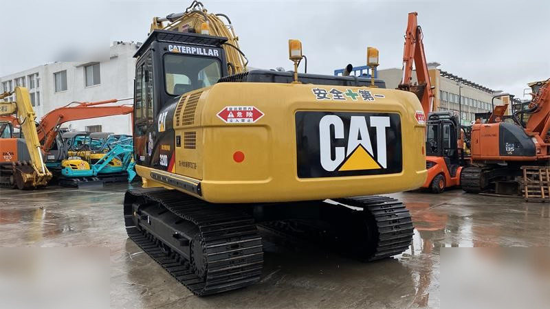 CATERPILLAR 320D - Kāpurķēžu ekskavators: foto 3 CATERPILLAR 320D - Kāpurķēžu ekskavators: foto 3