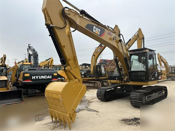 CATERPILLAR 320D2 - Kāpurķēžu ekskavators: foto 1 CATERPILLAR 320D2 - Kāpurķēžu ekskavators: foto 1